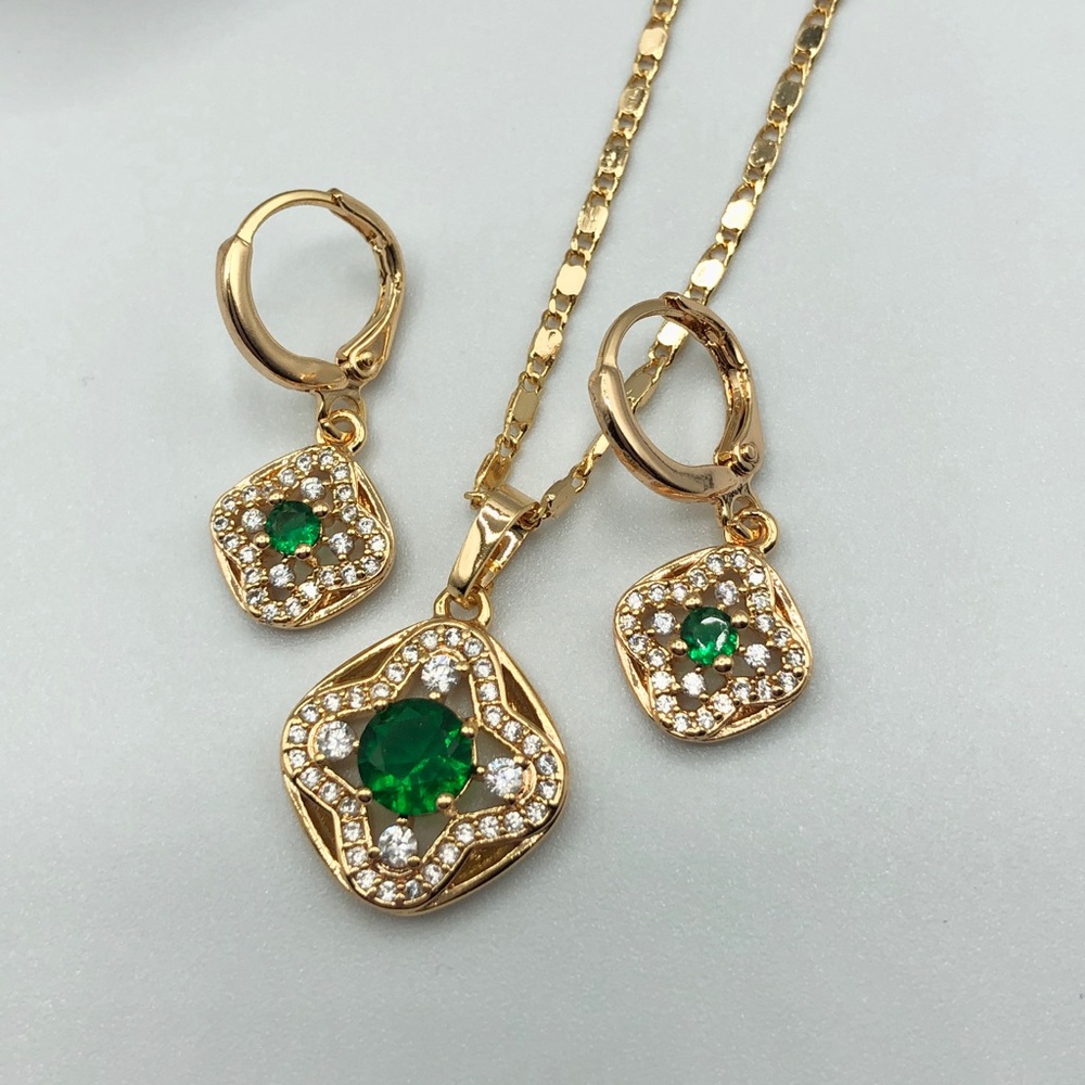 Jewelry set of earrings and necklace fashion jewel